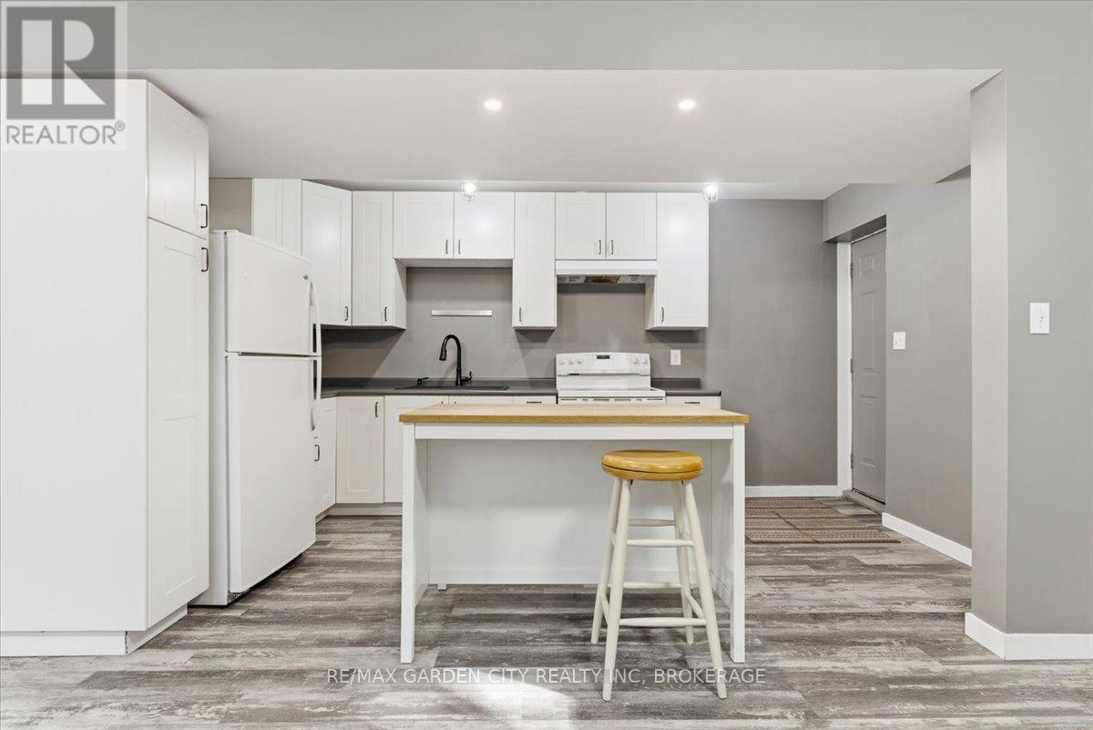 4 Fox Trail Drive, St. Catharines (Rykert/vansickle), Ontario  L2S 3T7 - Photo 21 - X12480311