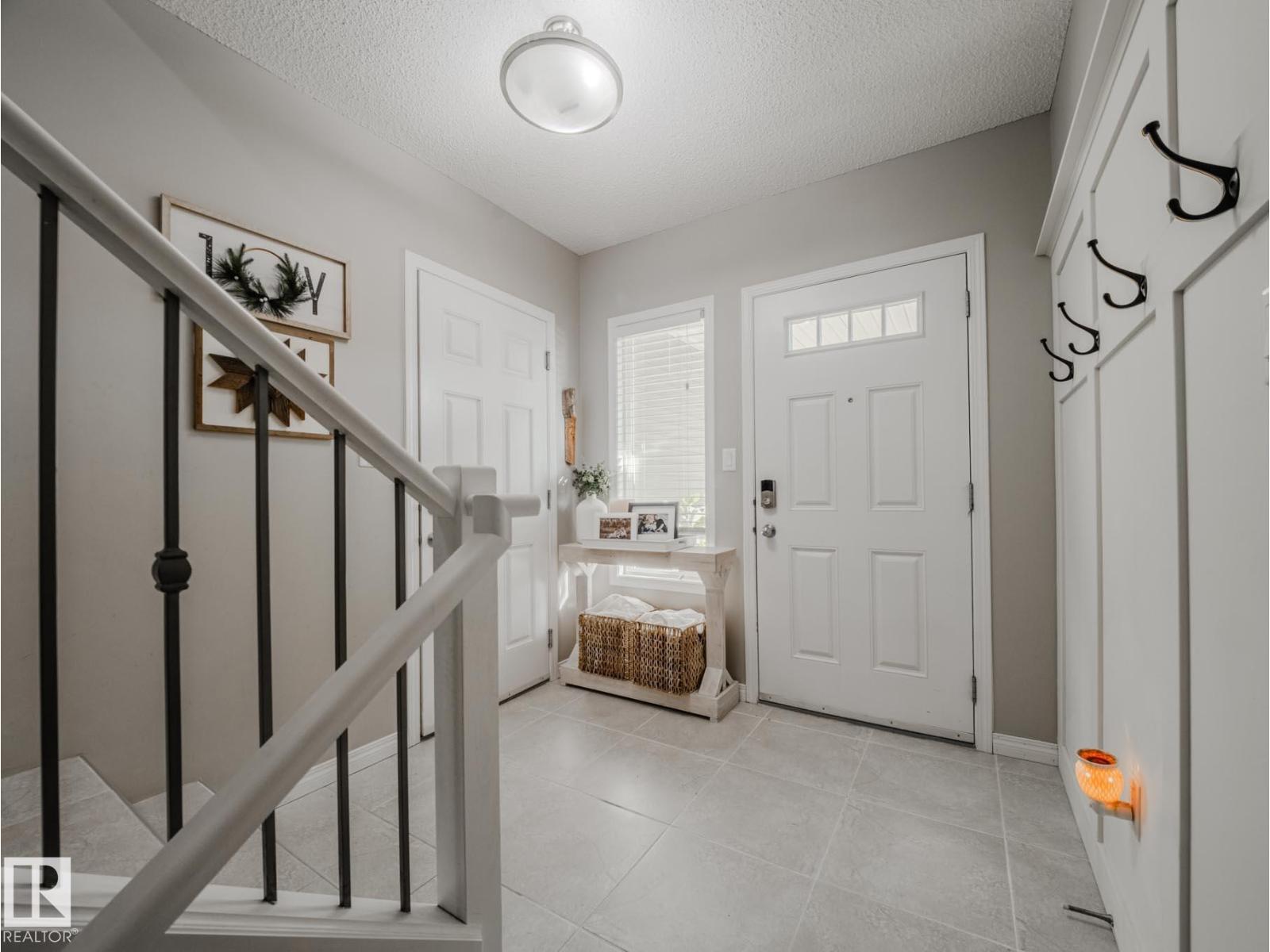 1692 Chapman Wy Sw, Edmonton, Alberta  T6W 0Y6 - Photo 3 - E4463367