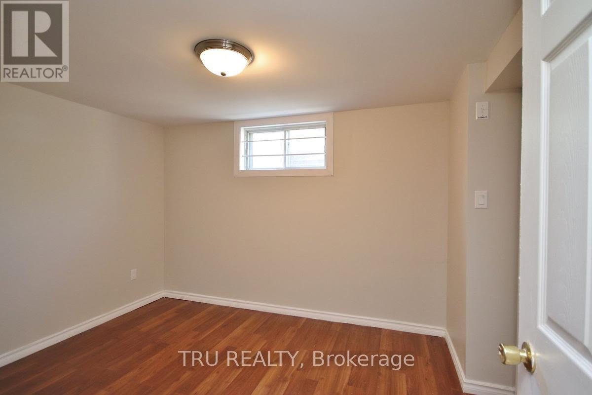 B - 2555 Iris Street, Ottawa, Ontario  K2C 1E2 - Photo 12 - X12480659