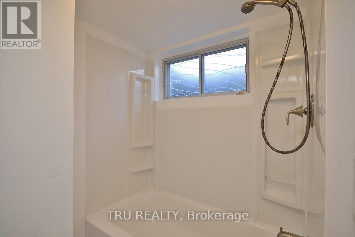 B - 2555 Iris Street, Ottawa, Ontario  K2C 1E2 - Photo 13 - X12480659