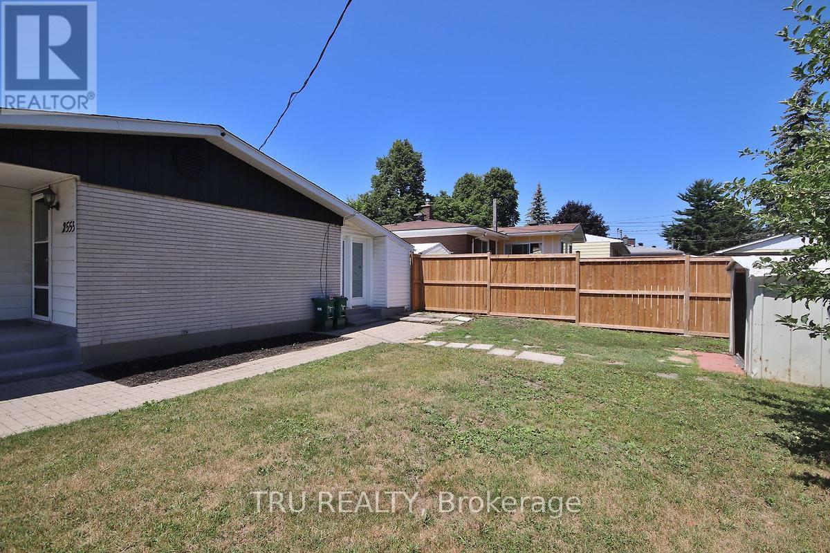 B - 2555 Iris Street, Ottawa, Ontario  K2C 1E2 - Photo 16 - X12480659