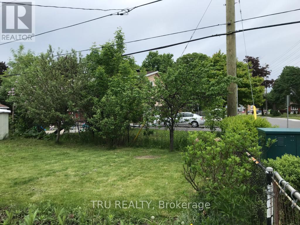 B - 2555 Iris Street, Ottawa, Ontario  K2C 1E2 - Photo 17 - X12480659