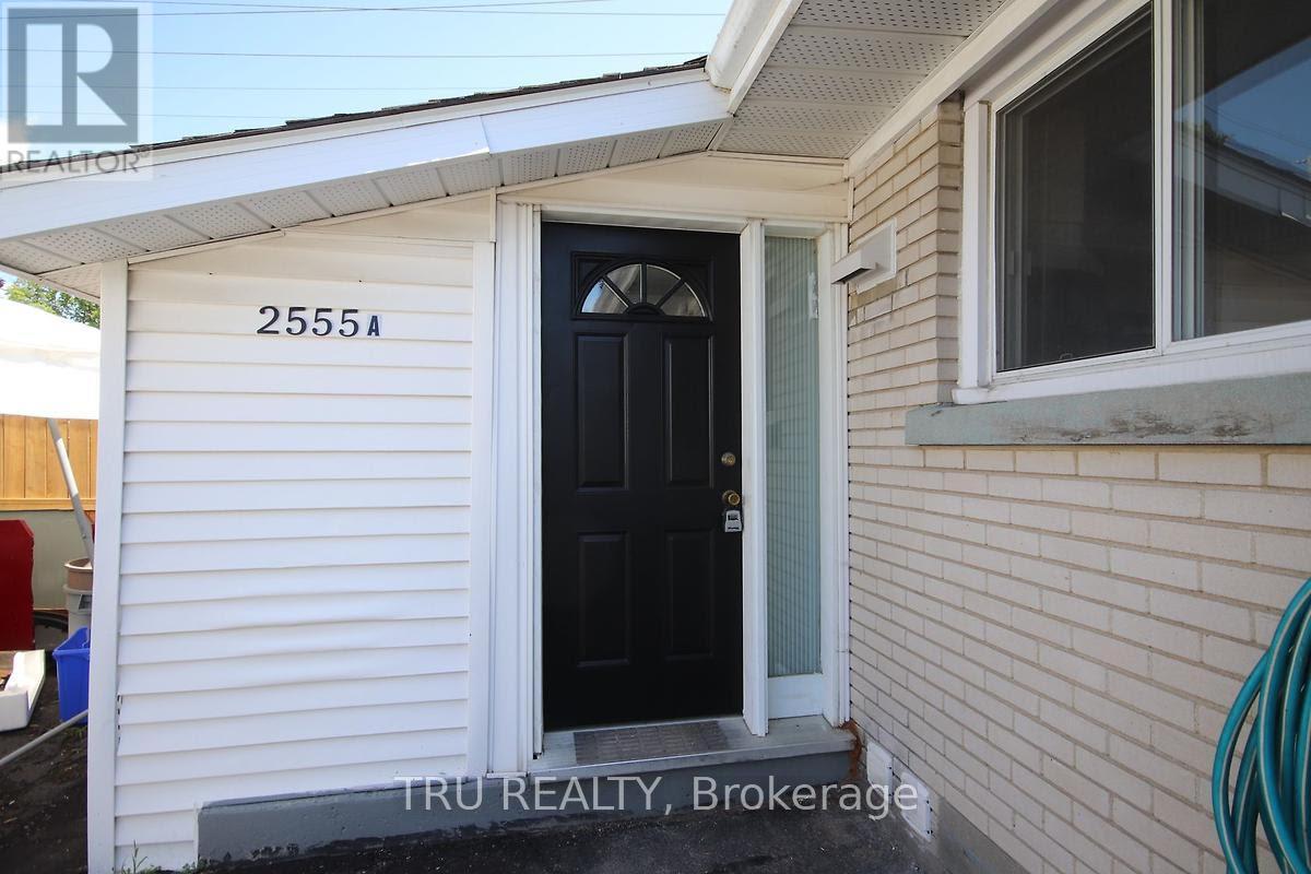 B - 2555 Iris Street, Ottawa, Ontario  K2C 1E2 - Photo 2 - X12480659