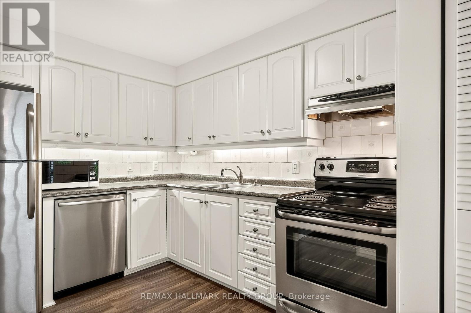 1702 - 1195 Richmond Road, Ottawa, Ontario  K2B 8E4 - Photo 14 - X12480662