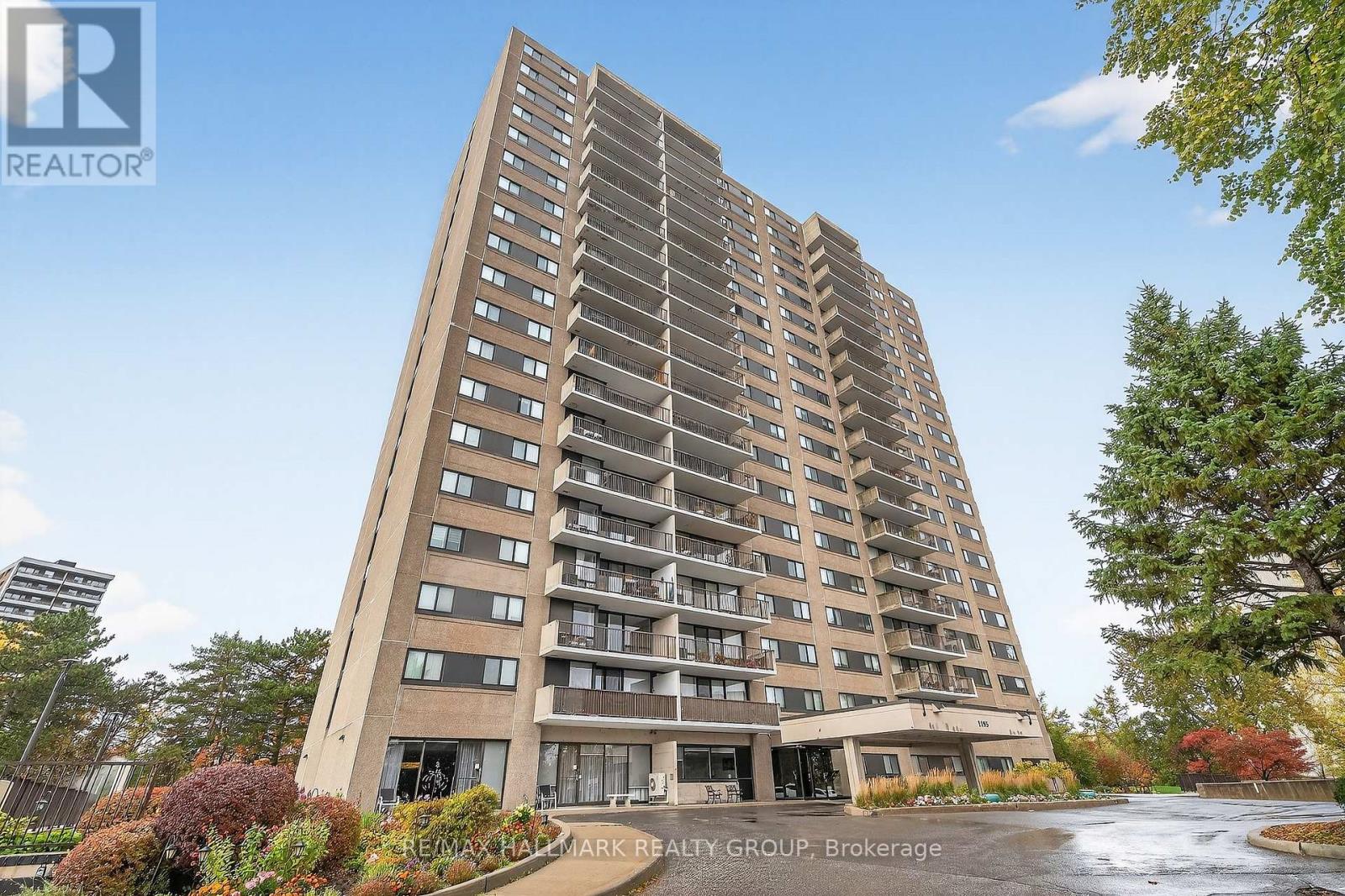 1702 - 1195 Richmond Road, Ottawa, Ontario  K2B 8E4 - Photo 2 - X12480662