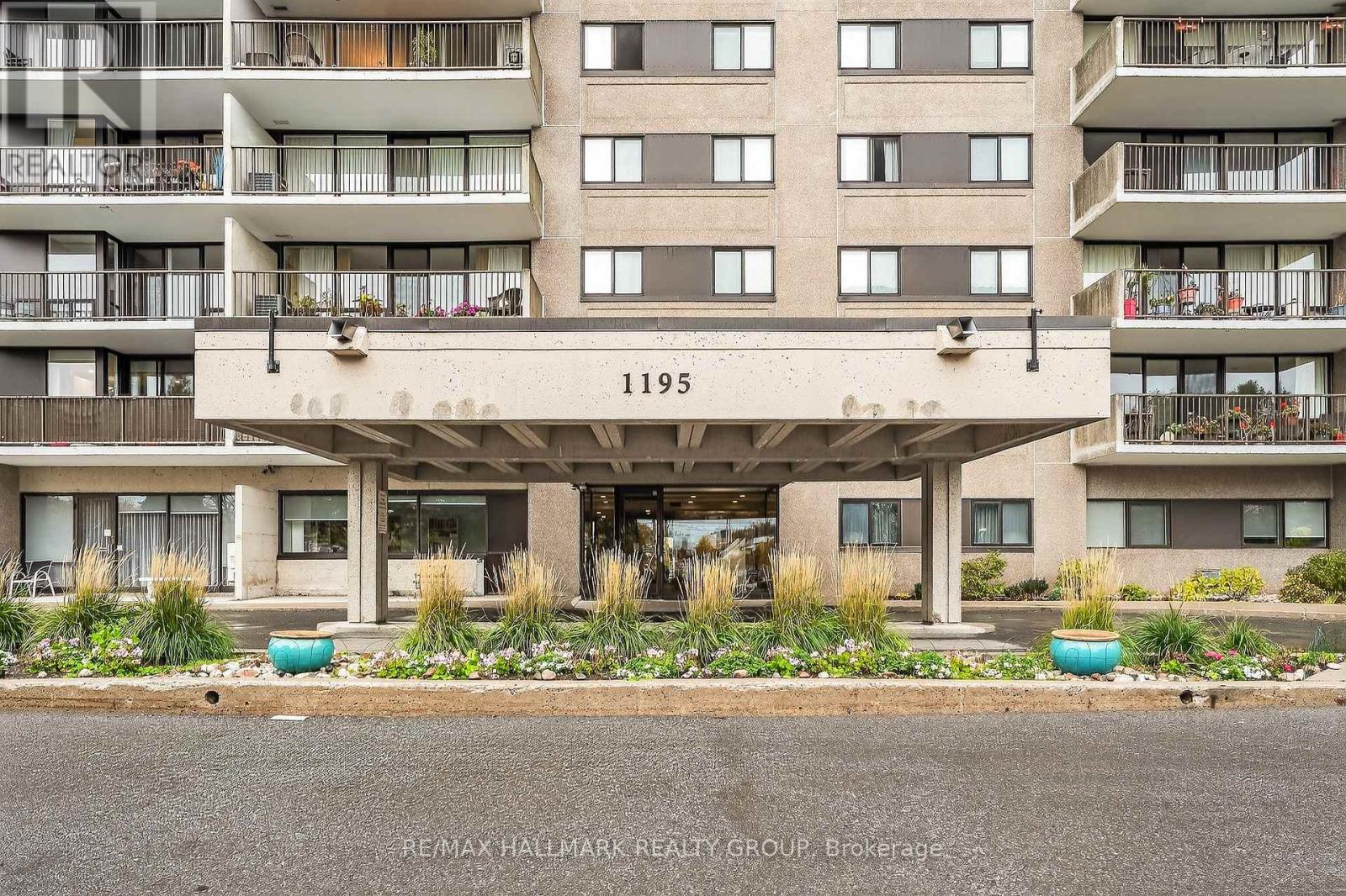 1702 - 1195 Richmond Road, Ottawa, Ontario  K2B 8E4 - Photo 3 - X12480662