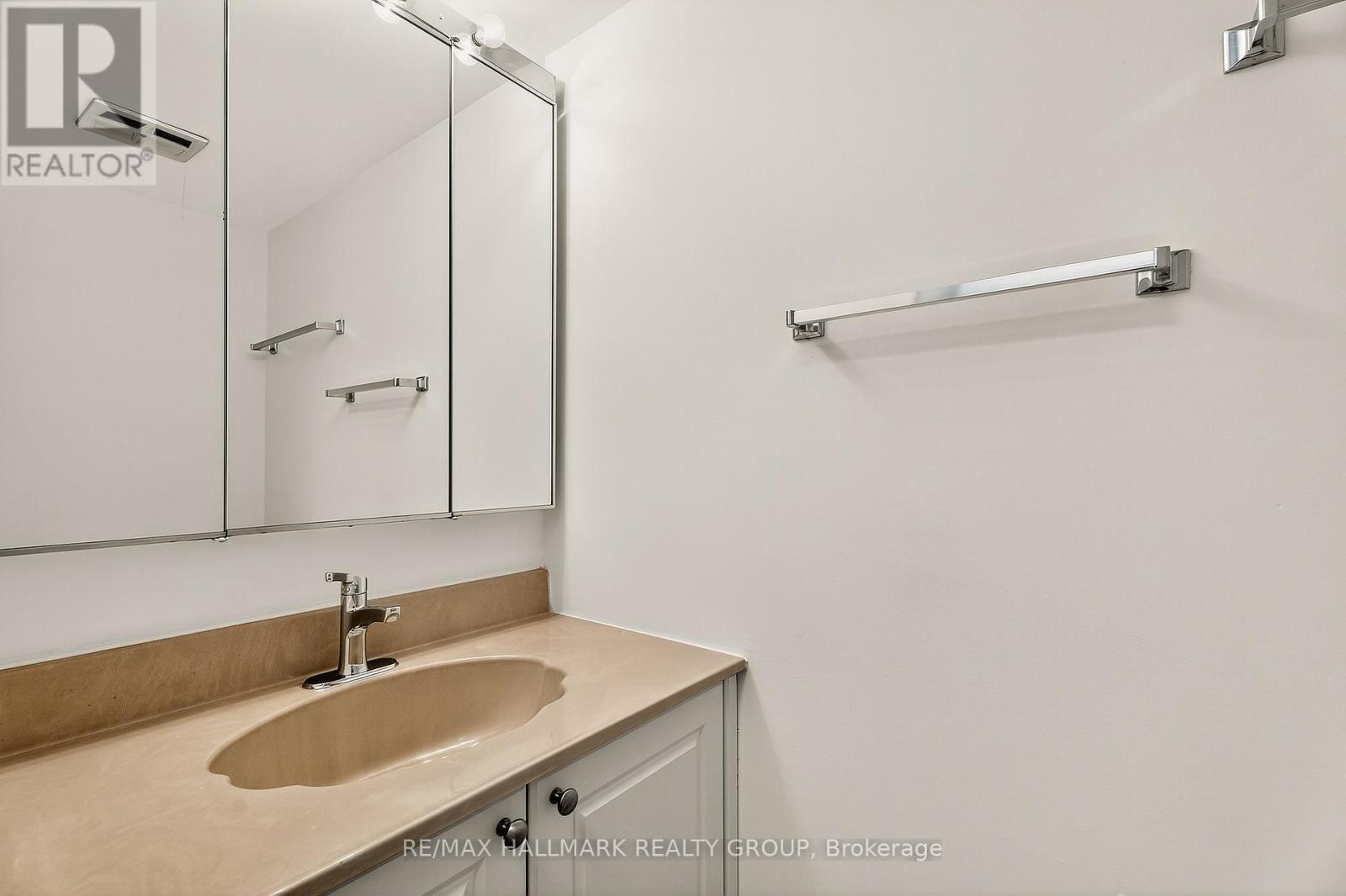 1702 - 1195 Richmond Road, Ottawa, Ontario  K2B 8E4 - Photo 33 - X12480662
