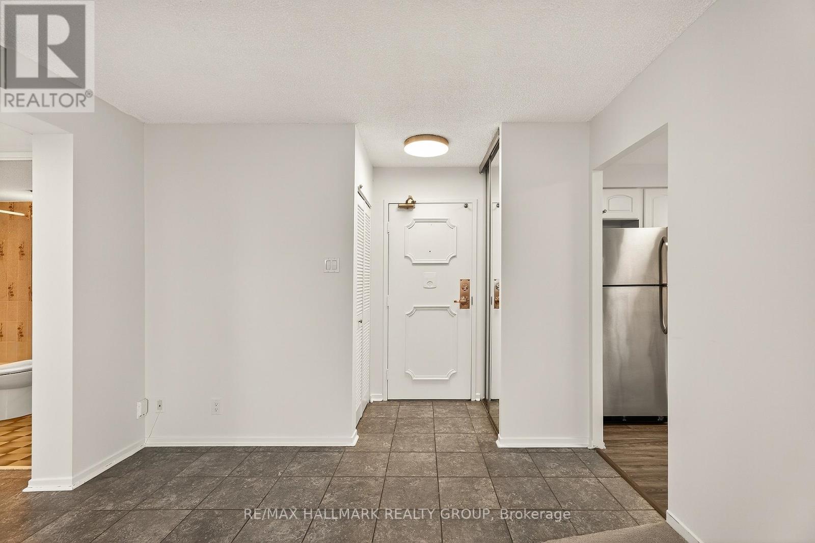 1702 - 1195 Richmond Road, Ottawa, Ontario  K2B 8E4 - Photo 6 - X12480662