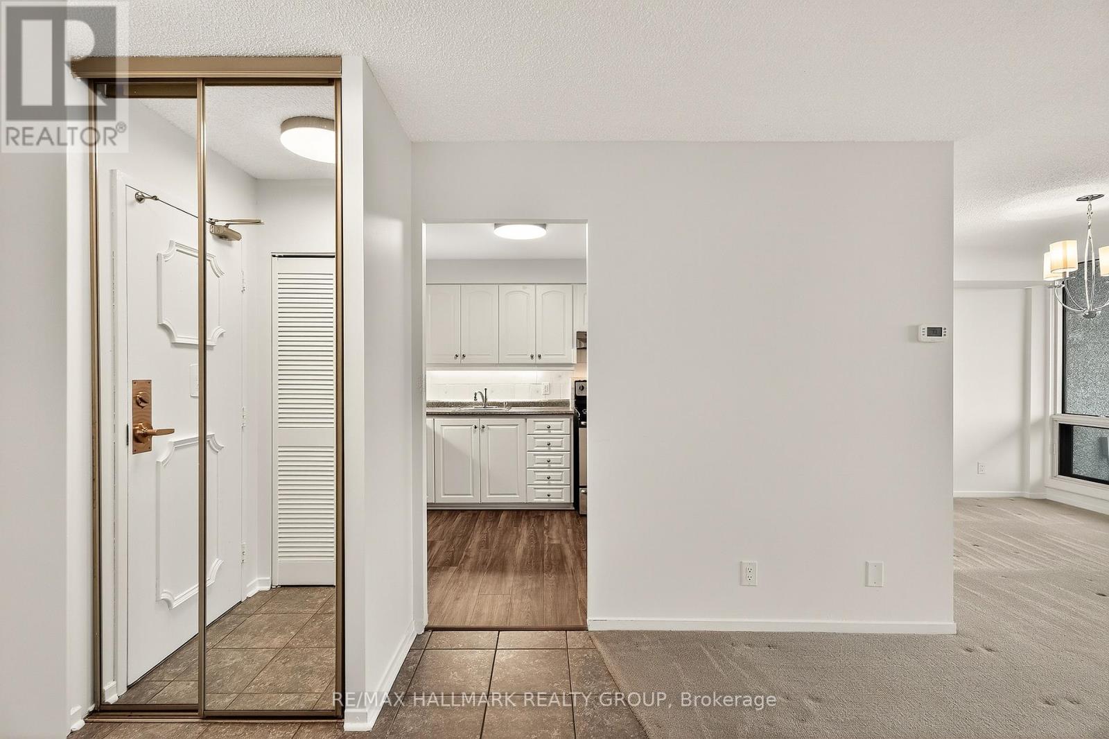1702 - 1195 Richmond Road, Ottawa, Ontario  K2B 8E4 - Photo 9 - X12480662