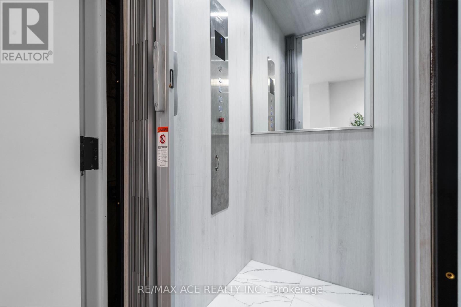 10a Benson Avenue W, Mississauga, Ontario  L5H 2P2 - Photo 29 - W12480496