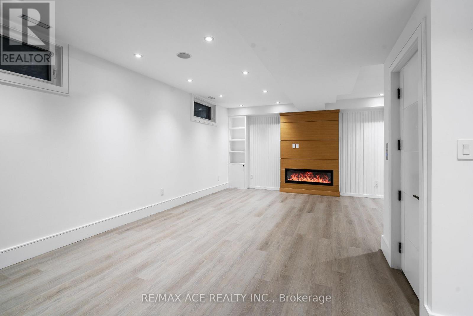 10a Benson Avenue W, Mississauga, Ontario  L5H 2P2 - Photo 31 - W12480496