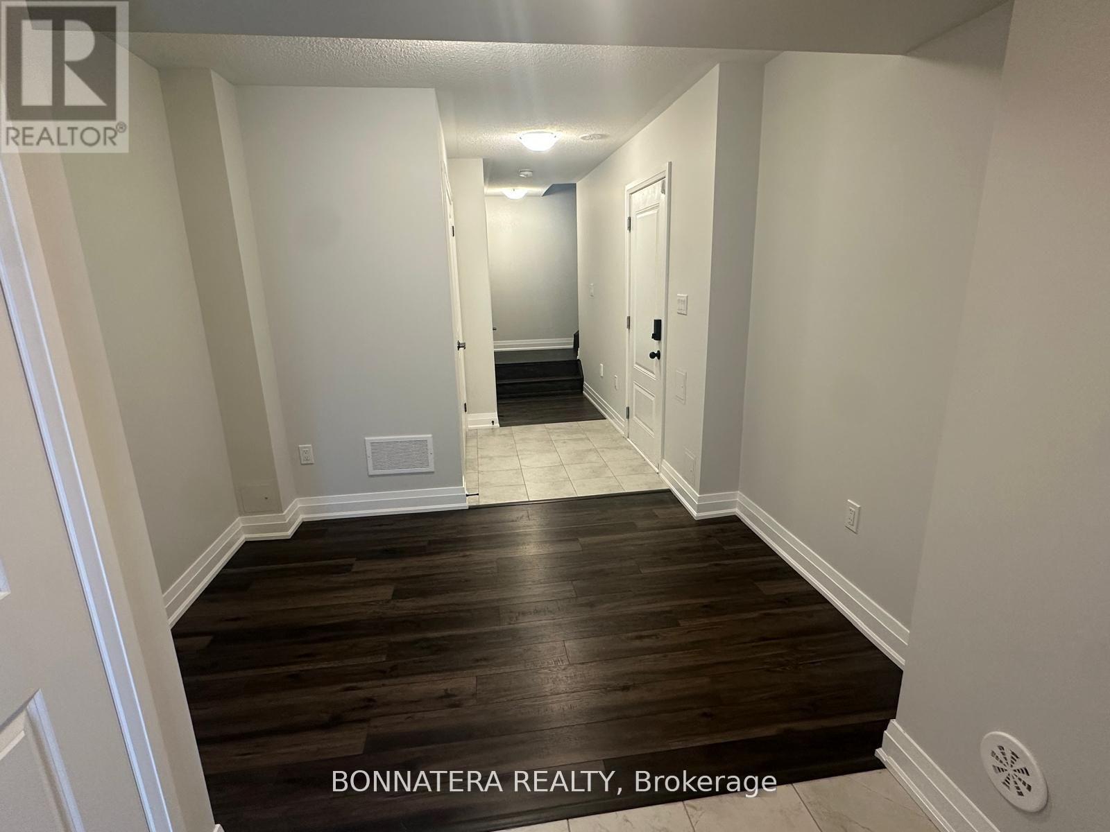 2461 Belt Lane, Oakville, Ontario  L6M 5L9 - Photo 8 - W12480507