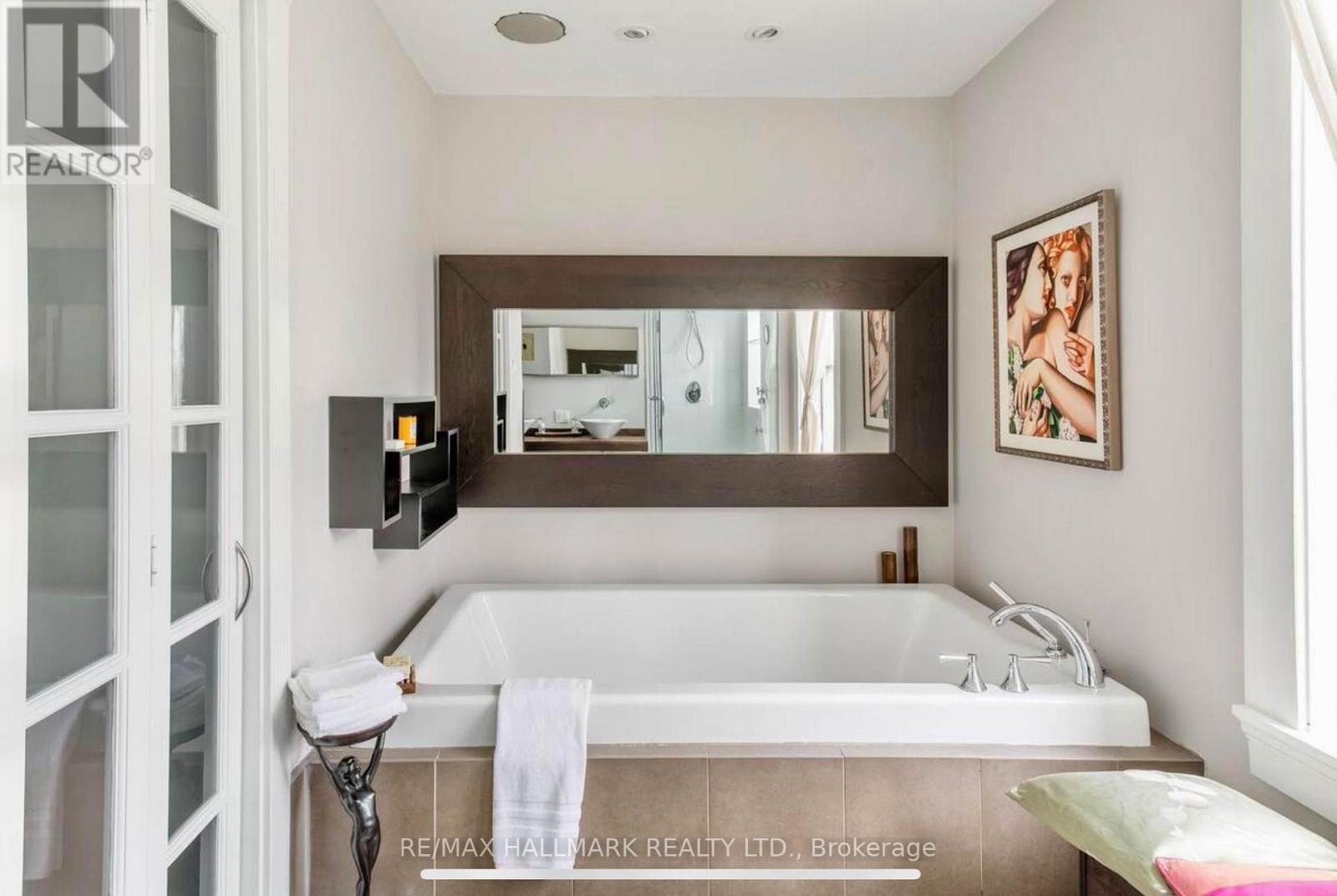 696 Indian Road, Toronto, Ontario  M6P 2C9 - Photo 22 - W12480546