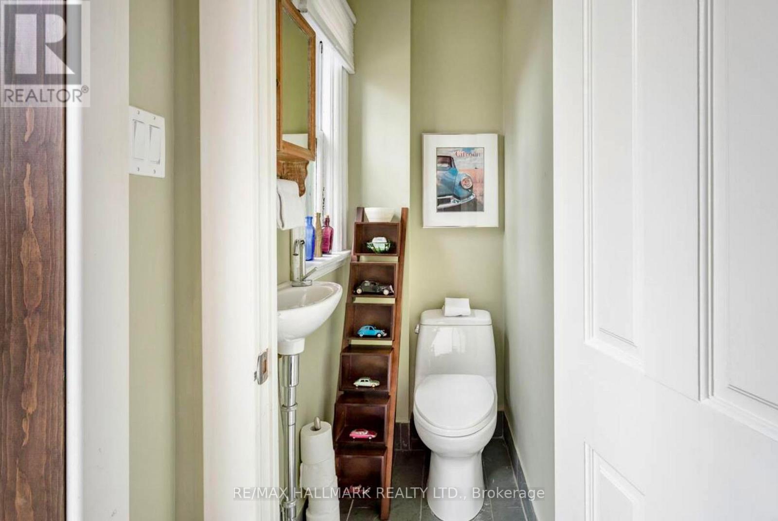 696 Indian Road, Toronto, Ontario  M6P 2C9 - Photo 25 - W12480546
