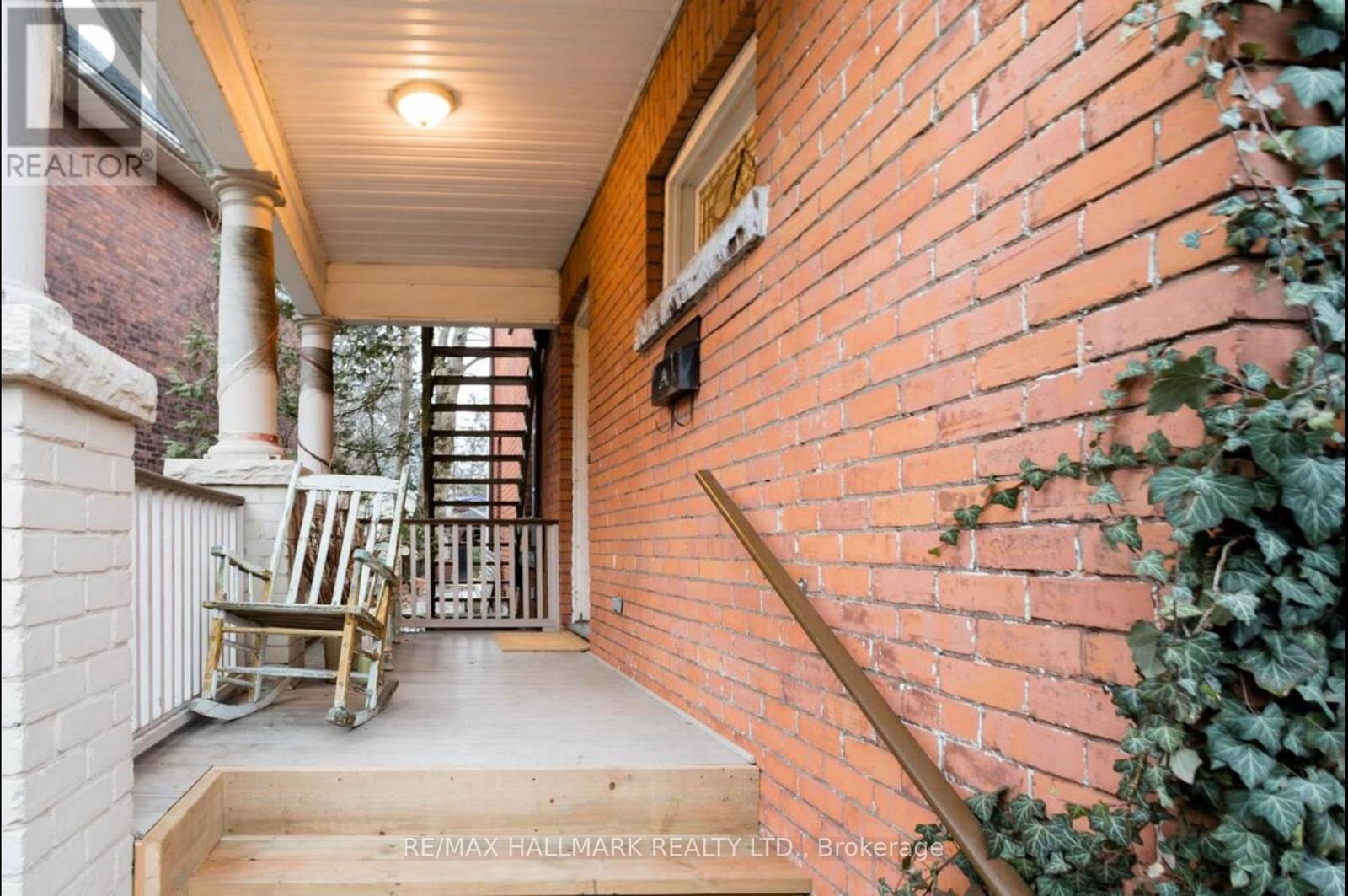 696 Indian Road, Toronto, Ontario  M6P 2C9 - Photo 3 - W12480546