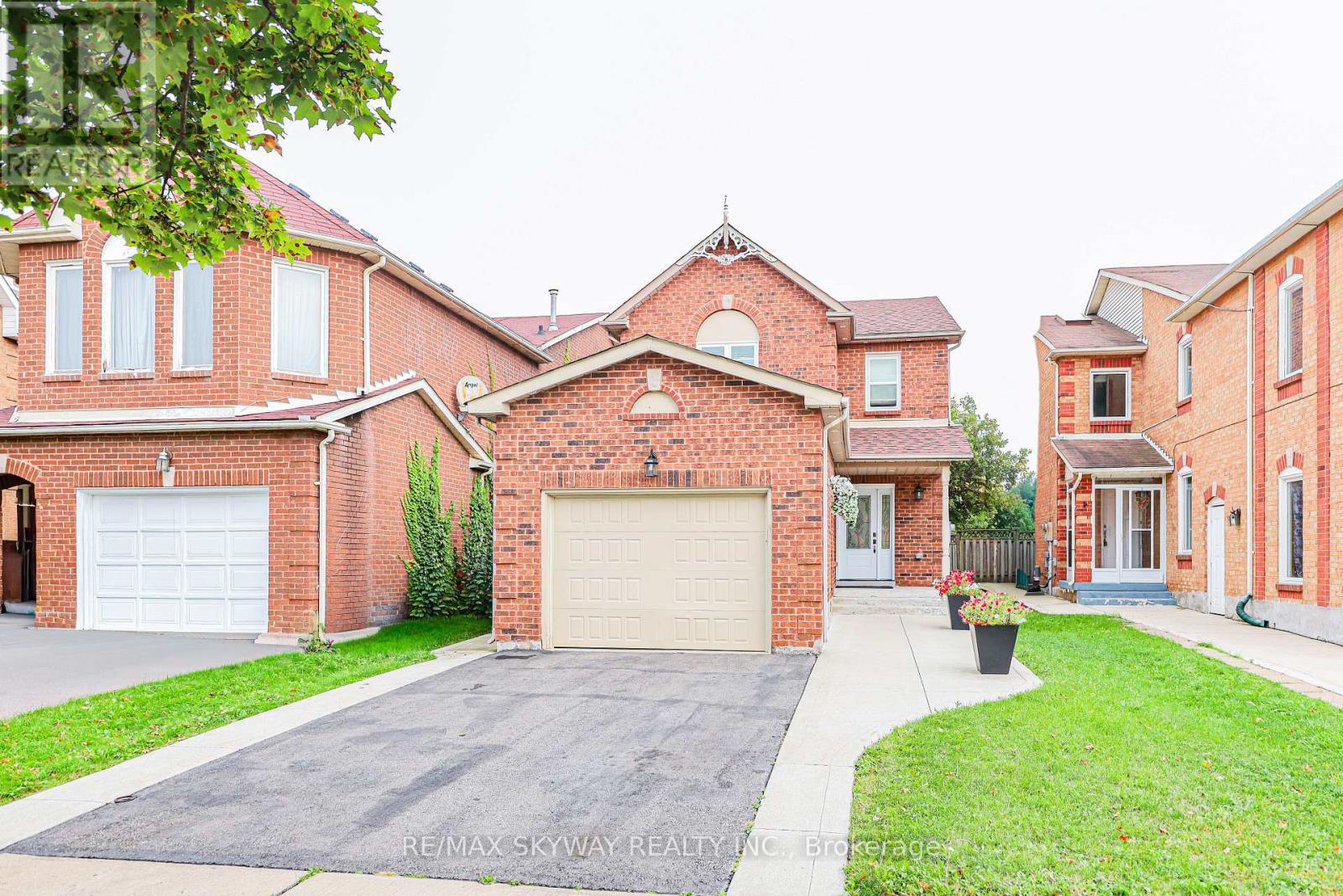 118 LEEWARD DRIVE, Brampton, Ontario