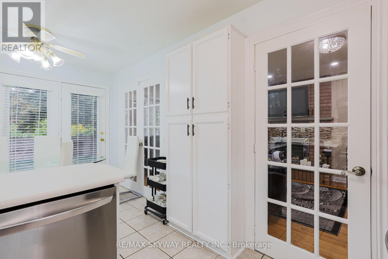 118 Leeward Drive, Brampton, Ontario  L6S 5V9 - Photo 15 - W12480555