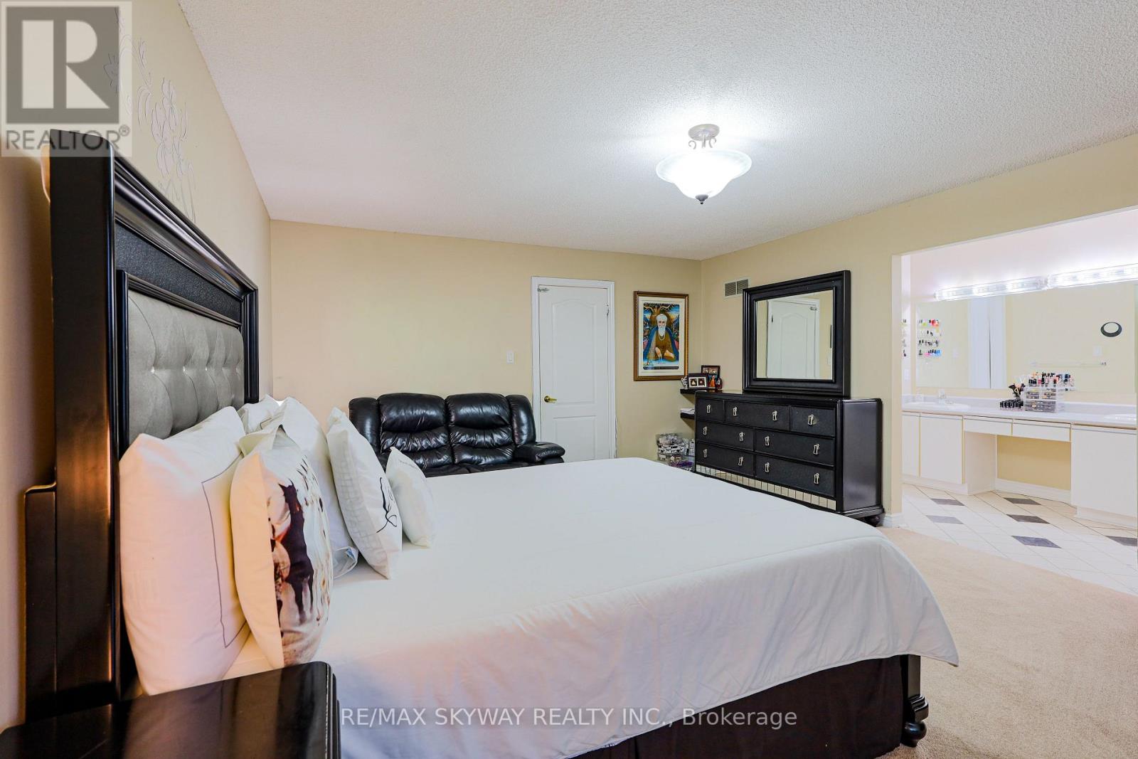 118 Leeward Drive, Brampton, Ontario  L6S 5V9 - Photo 24 - W12480555