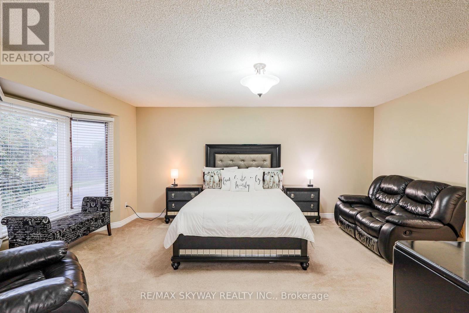118 Leeward Drive, Brampton, Ontario  L6S 5V9 - Photo 25 - W12480555
