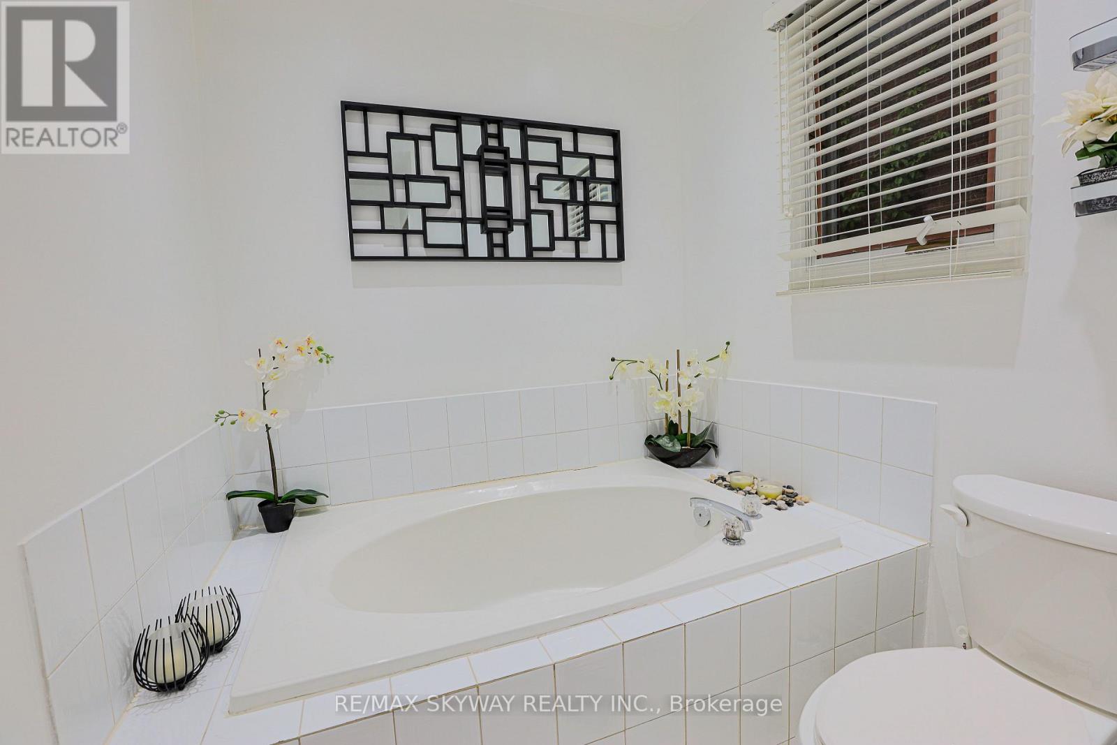 118 Leeward Drive, Brampton, Ontario  L6S 5V9 - Photo 28 - W12480555