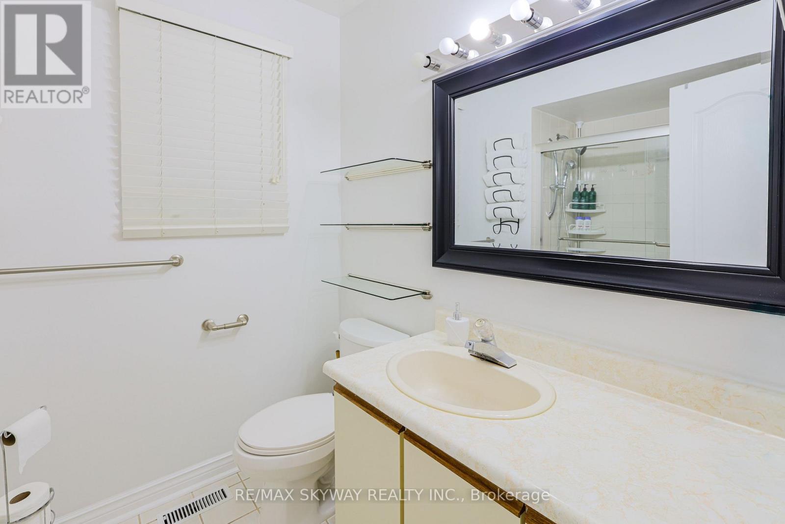 118 Leeward Drive, Brampton, Ontario  L6S 5V9 - Photo 31 - W12480555