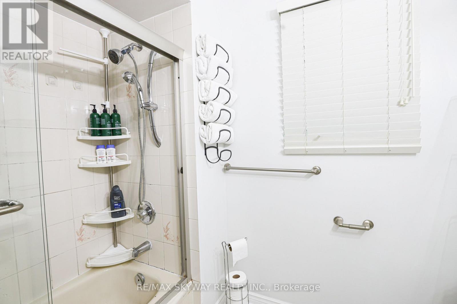 118 Leeward Drive, Brampton, Ontario  L6S 5V9 - Photo 32 - W12480555