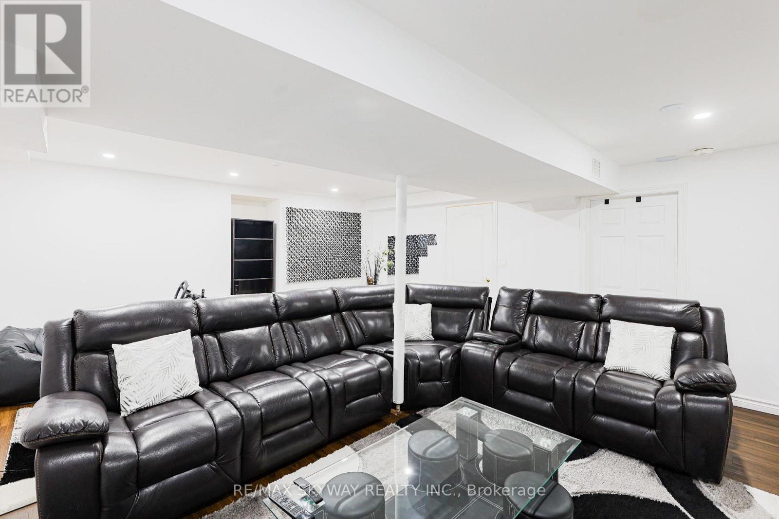 118 Leeward Drive, Brampton, Ontario  L6S 5V9 - Photo 42 - W12480555