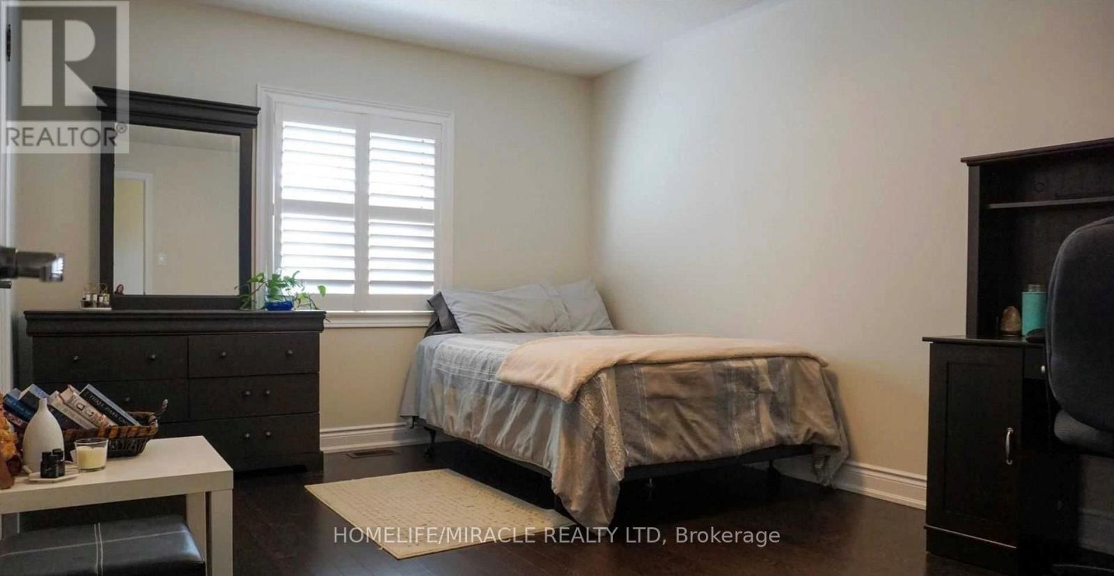 61 Kalmia Road, Brampton, Ontario  L6X 3B3 - Photo 14 - W12480562