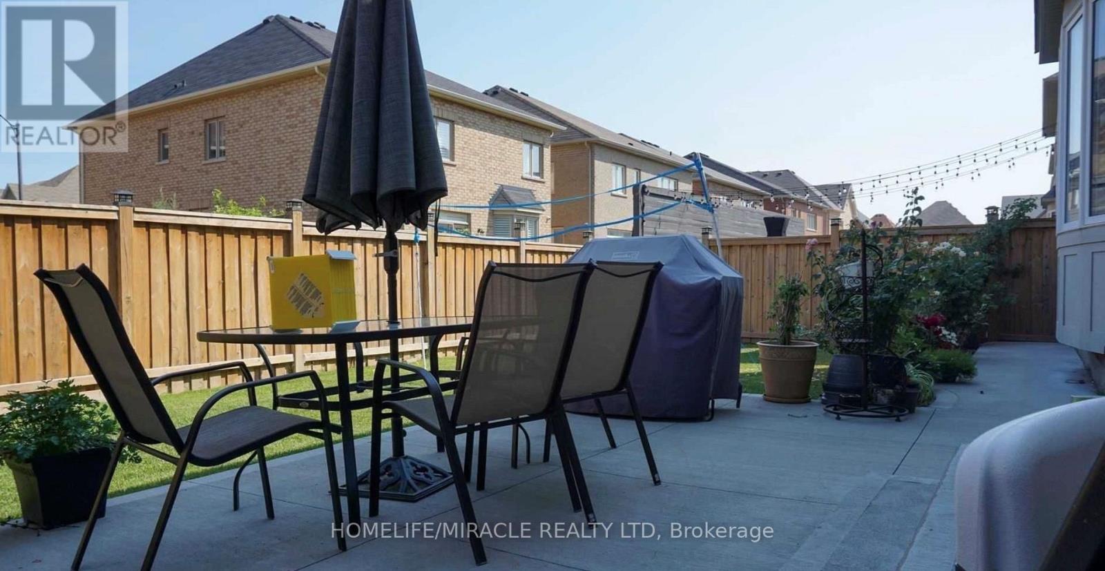 61 Kalmia Road, Brampton, Ontario  L6X 3B3 - Photo 4 - W12480562