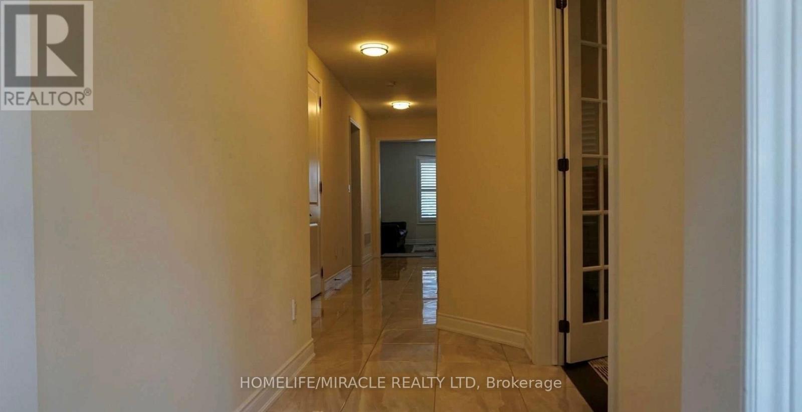 61 Kalmia Road, Brampton, Ontario  L6X 3B3 - Photo 6 - W12480562
