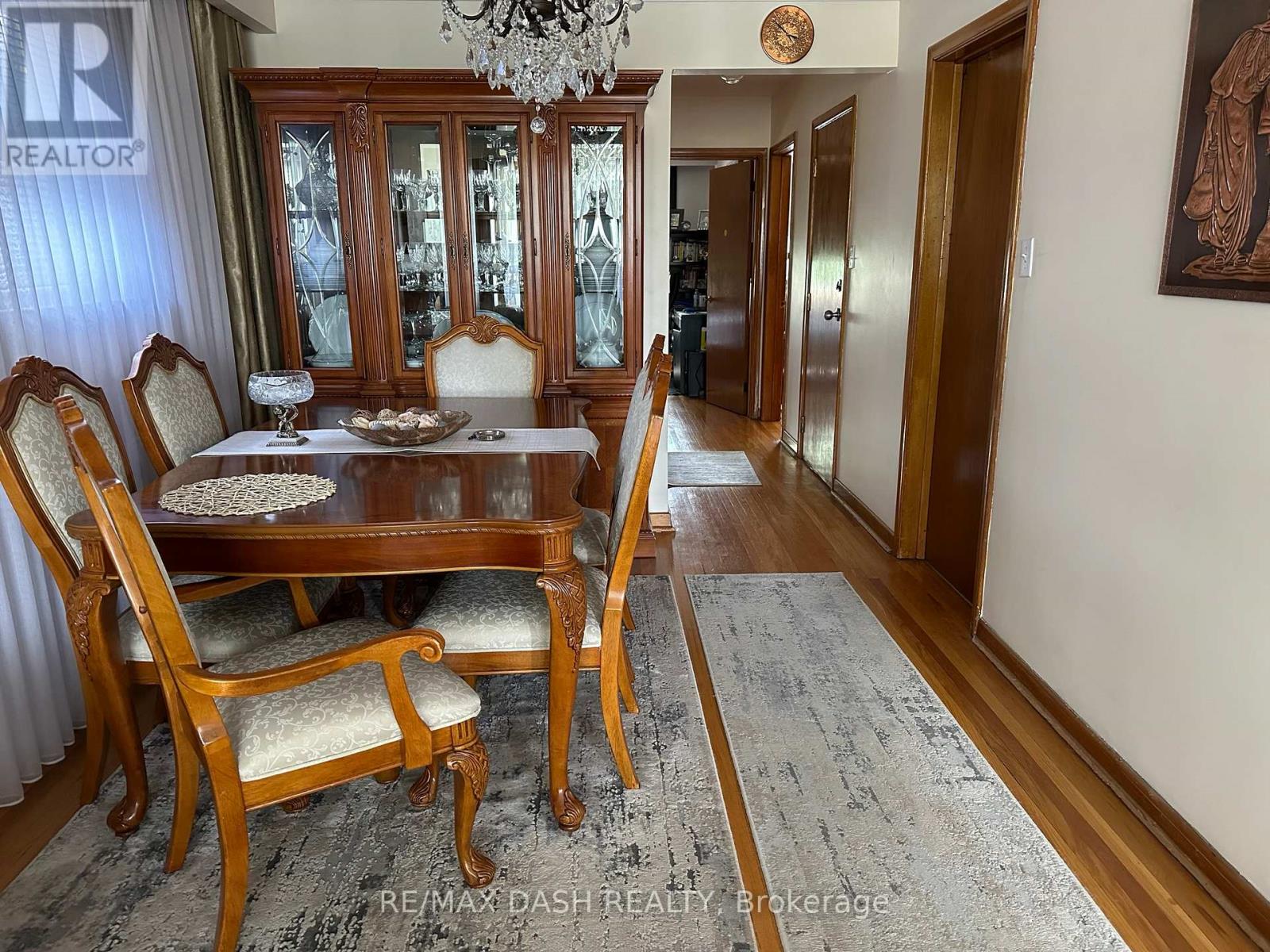 8 Nineteenth Street, Toronto, Ontario  M8V 3L3 - Photo 10 - W12480577