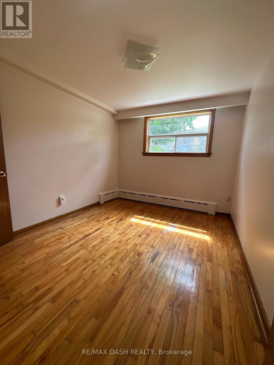 8 Nineteenth Street, Toronto, Ontario  M8V 3L3 - Photo 14 - W12480577