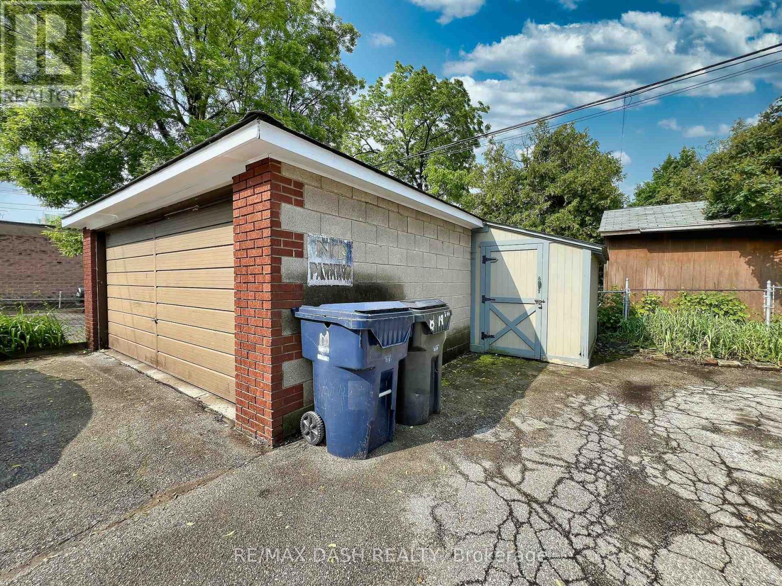 8 Nineteenth Street, Toronto, Ontario  M8V 3L3 - Photo 18 - W12480577