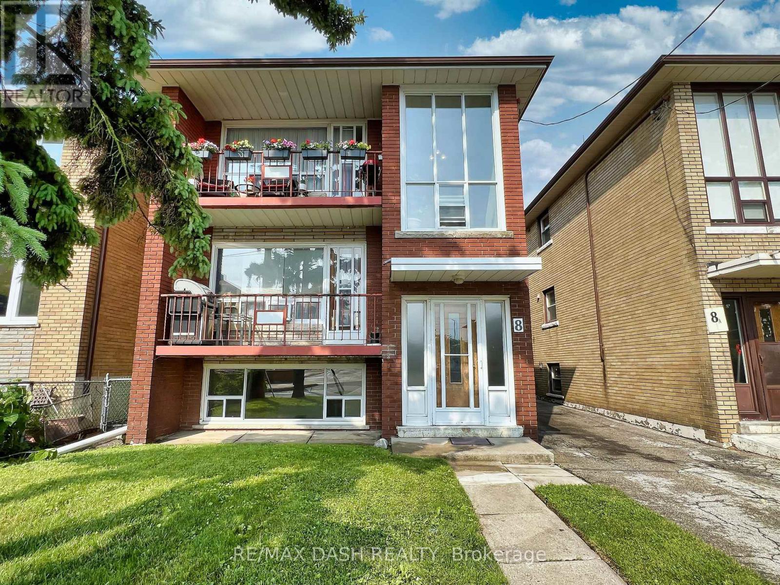 8 Nineteenth Street, Toronto, Ontario  M8V 3L3 - Photo 4 - W12480577