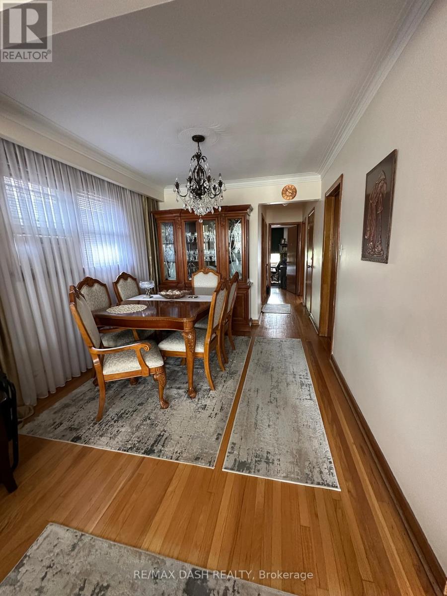 8 Nineteenth Street, Toronto, Ontario  M8V 3L3 - Photo 9 - W12480577