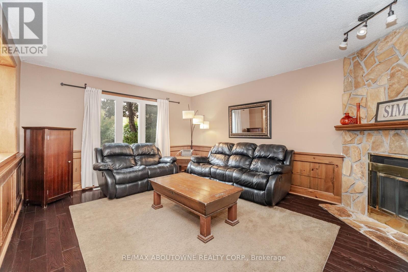 3704 Ketchum Court, Mississauga, Ontario  L5L 4S4 - Photo 14 - W12480590