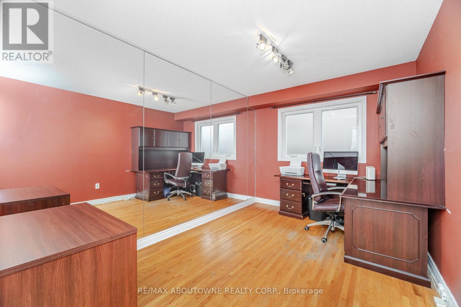 3704 Ketchum Court, Mississauga, Ontario  L5L 4S4 - Photo 19 - W12480590