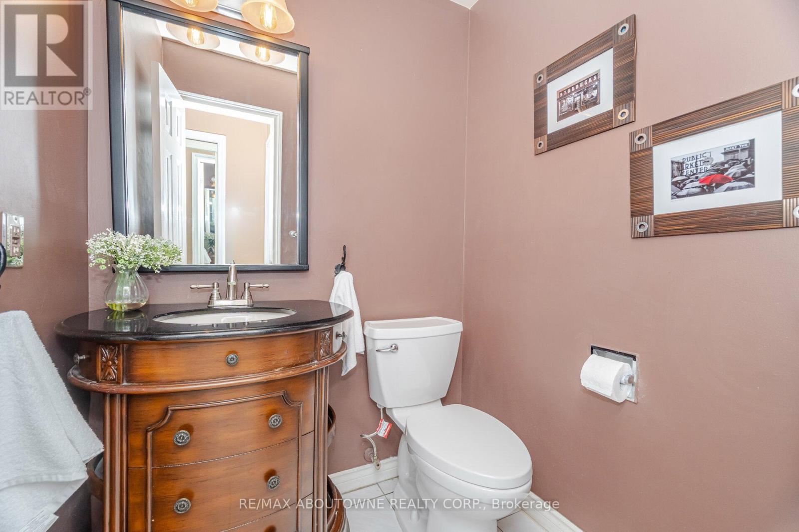 3704 Ketchum Court, Mississauga, Ontario  L5L 4S4 - Photo 20 - W12480590
