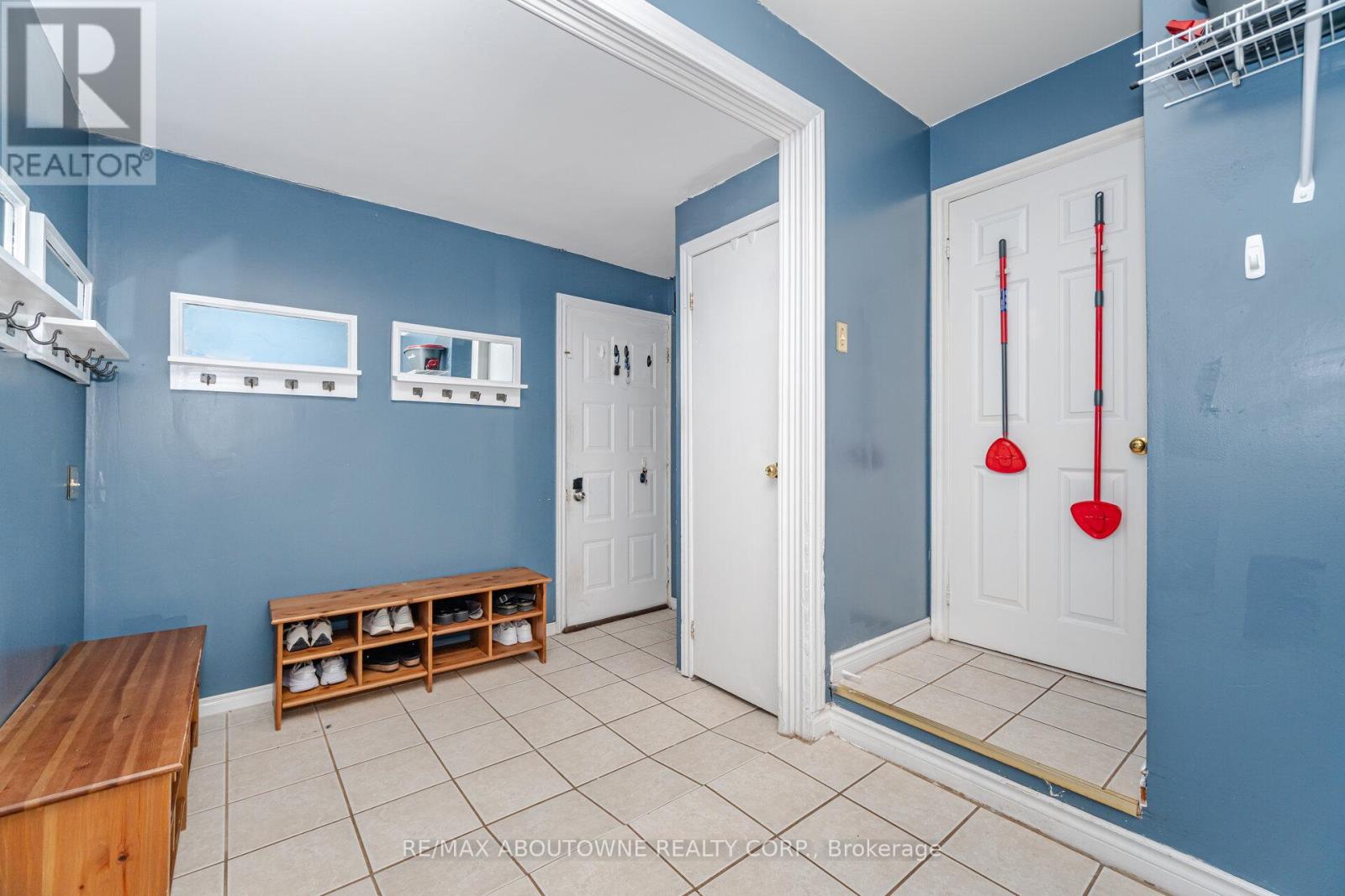 3704 Ketchum Court, Mississauga, Ontario  L5L 4S4 - Photo 22 - W12480590