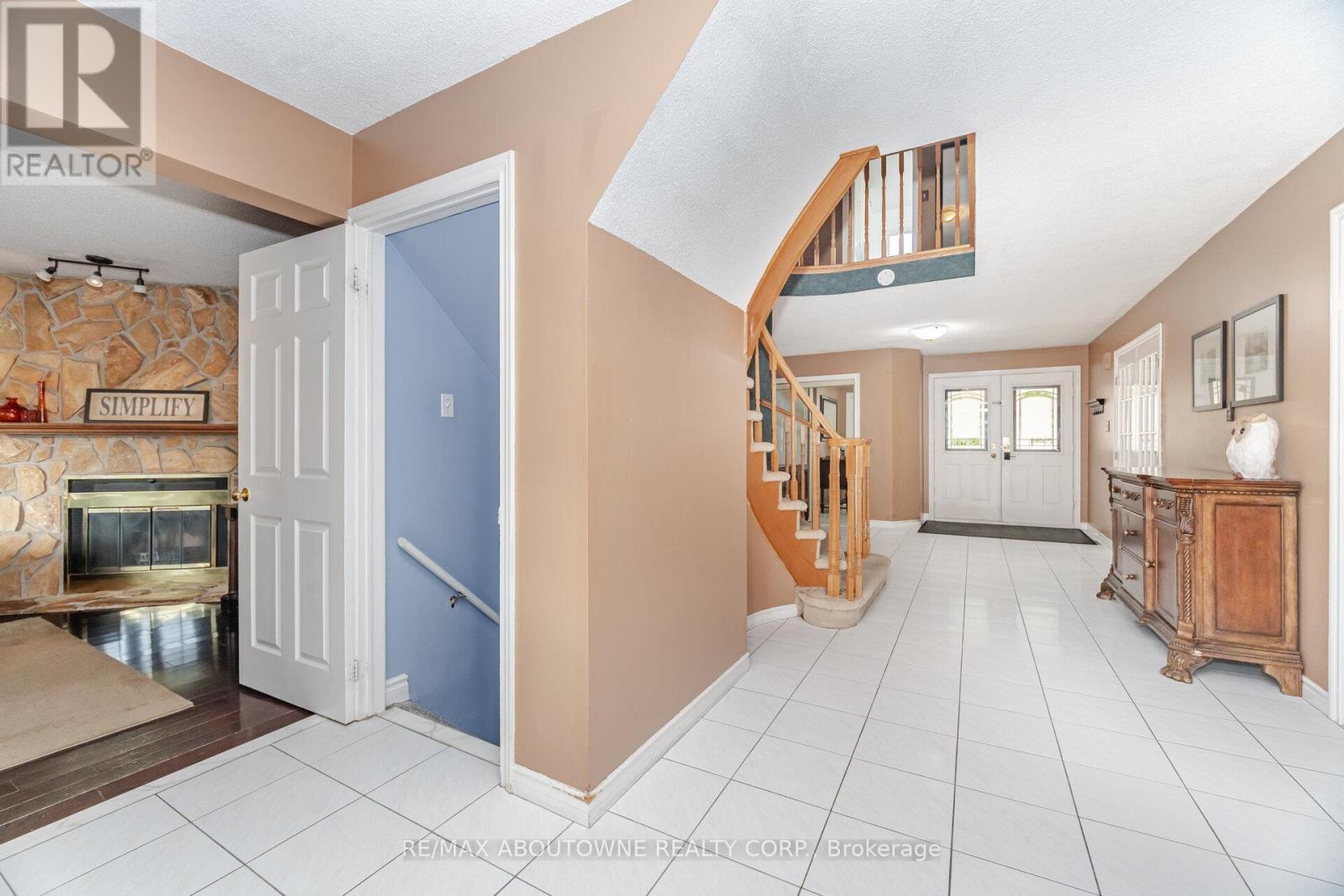 3704 Ketchum Court, Mississauga, Ontario  L5L 4S4 - Photo 24 - W12480590