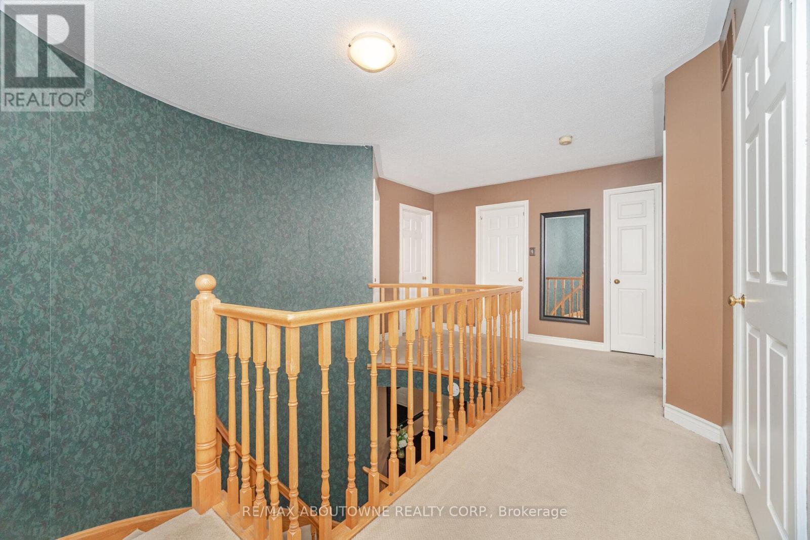 3704 Ketchum Court, Mississauga, Ontario  L5L 4S4 - Photo 31 - W12480590