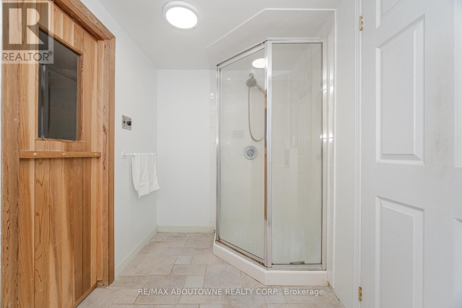 3704 Ketchum Court, Mississauga, Ontario  L5L 4S4 - Photo 43 - W12480590