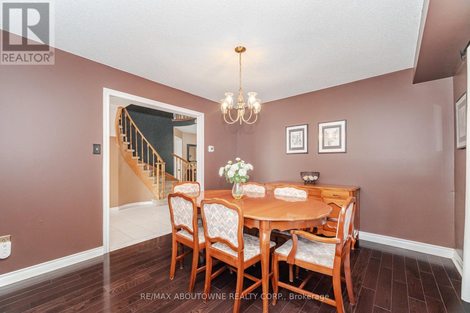 3704 Ketchum Court, Mississauga, Ontario  L5L 4S4 - Photo 7 - W12480590