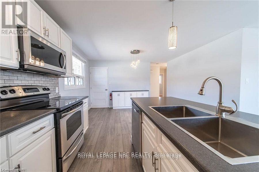 5746 Heritage Drive, Niagara Falls (Church's Lane), Ontario  L2J 3J8 - Photo 6 - X12480656