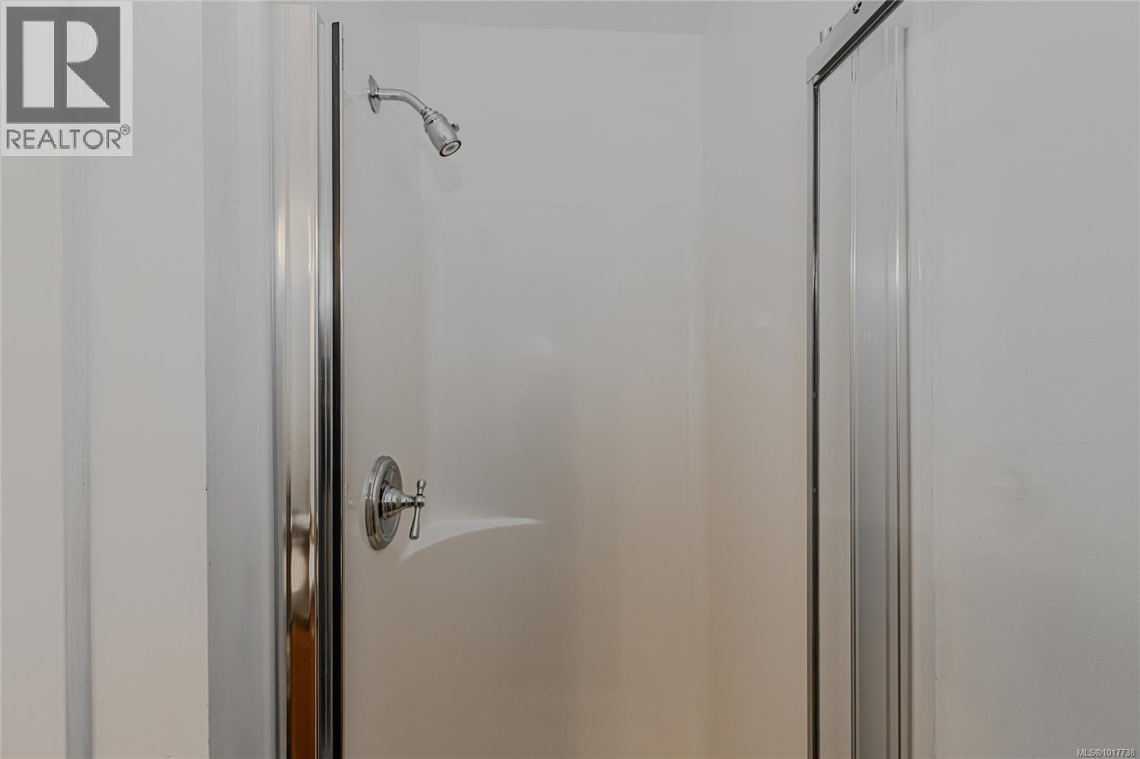 1 2738 Fifth St, Victoria, British Columbia  V8T 4B2 - Photo 16 - 1017738