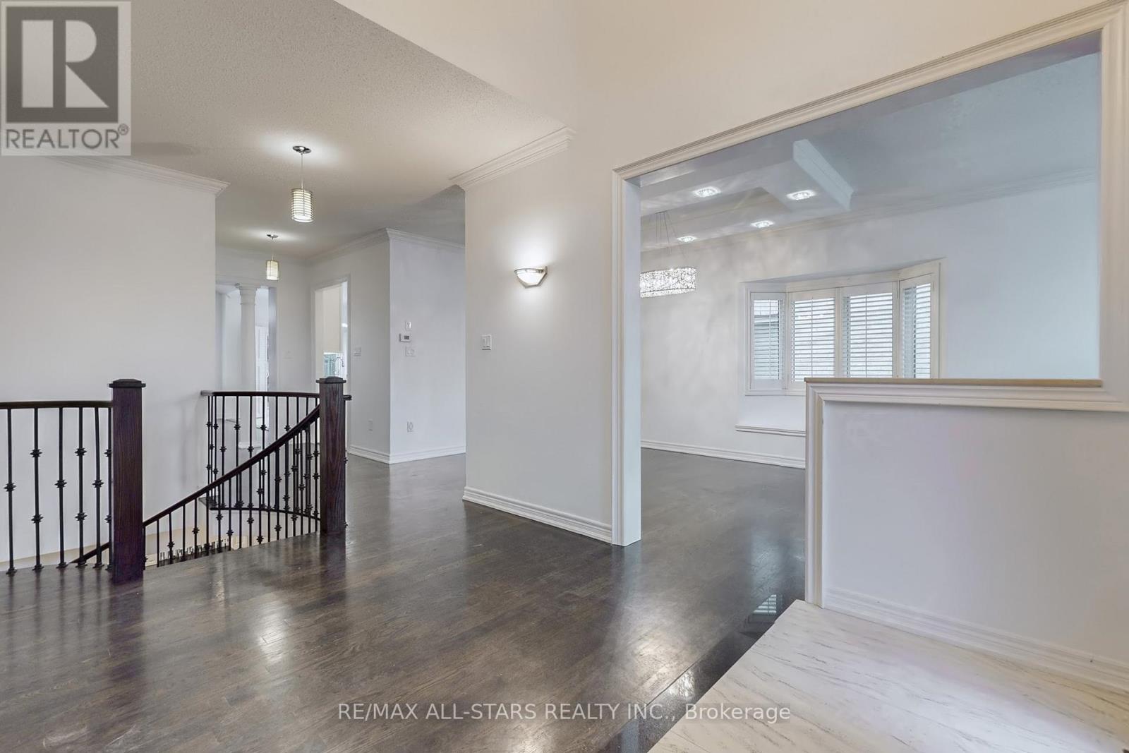 2400 Tesla Crescent, Oakville, Ontario  L6H 7T6 - Photo 11 - W12480334
