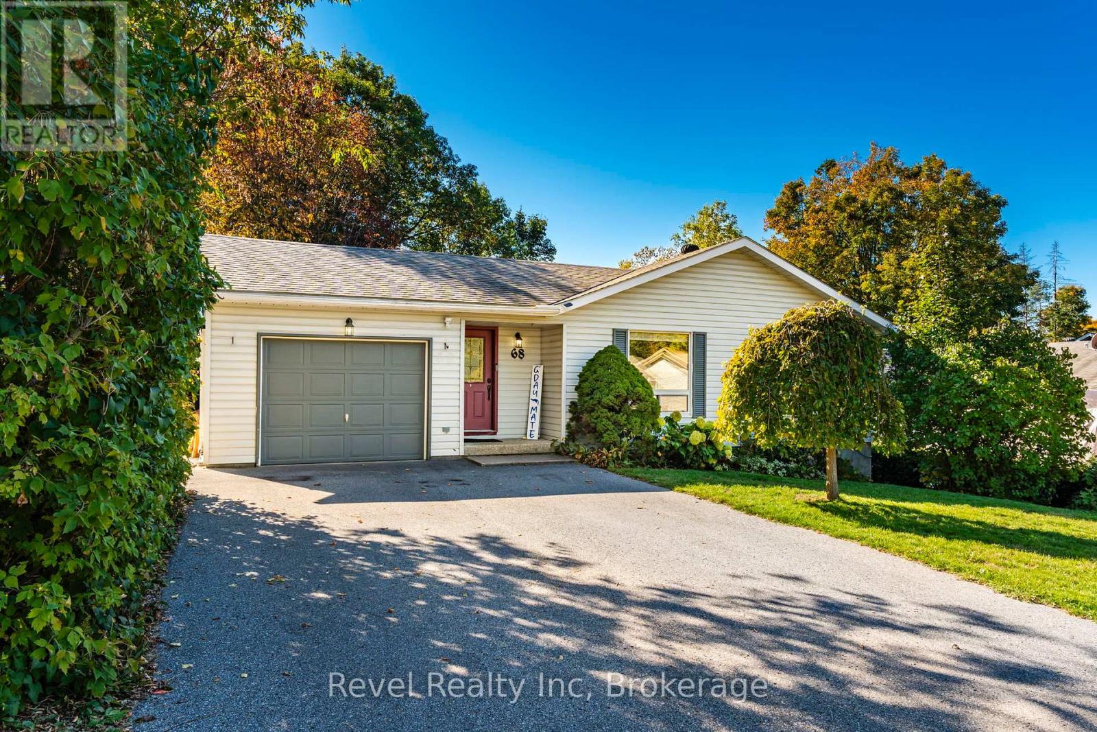 68 BROAD STREET, Penetanguishene, Ontario