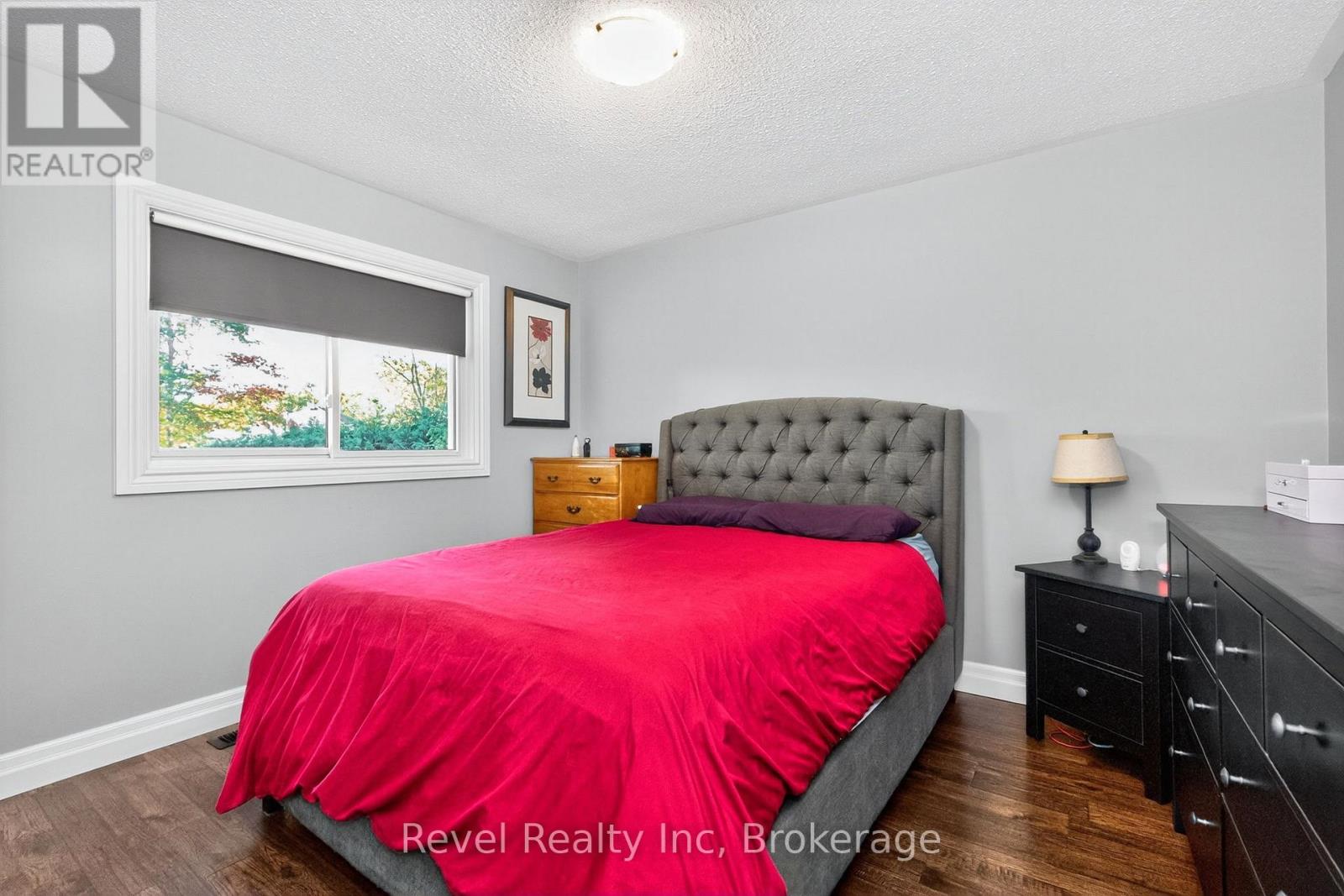 68 Broad Street, Penetanguishene, Ontario  L9M 1G2 - Photo 13 - S12480648