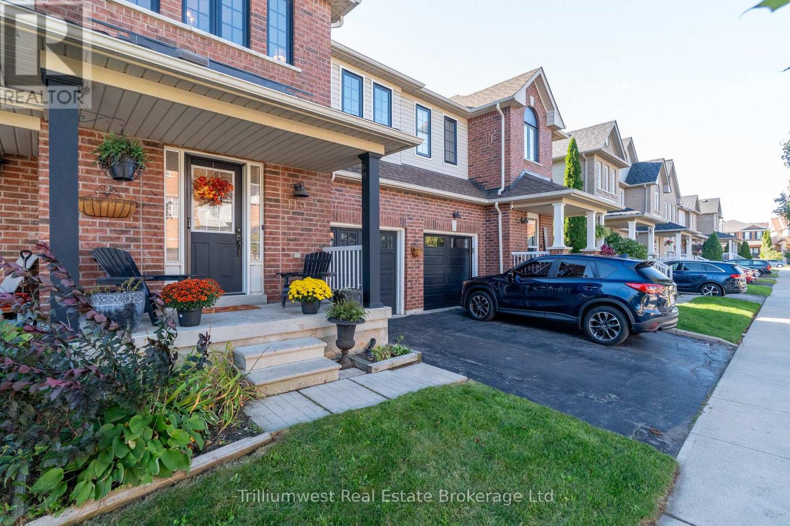 110 Panton Trail, Milton, Ontario  L9T 6K2 - Photo 4 - W12480649