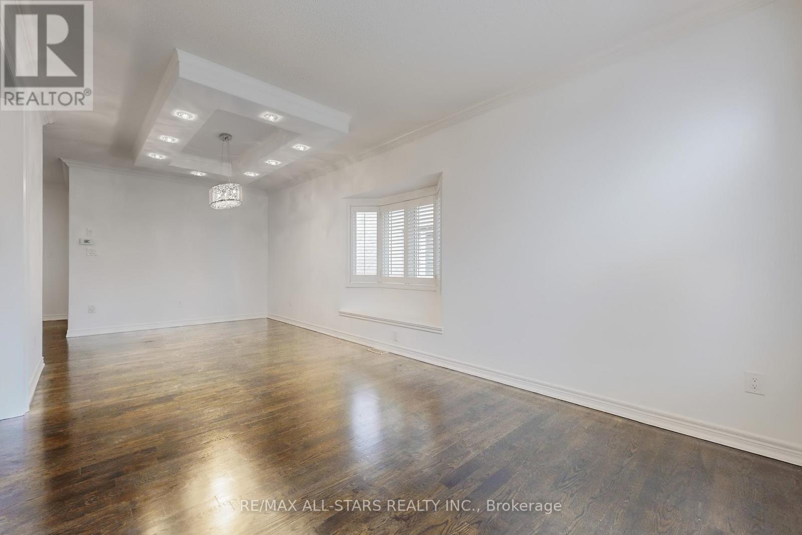 2400 Tesla Crescent, Oakville, Ontario  L6H 7T6 - Photo 15 - W12480334